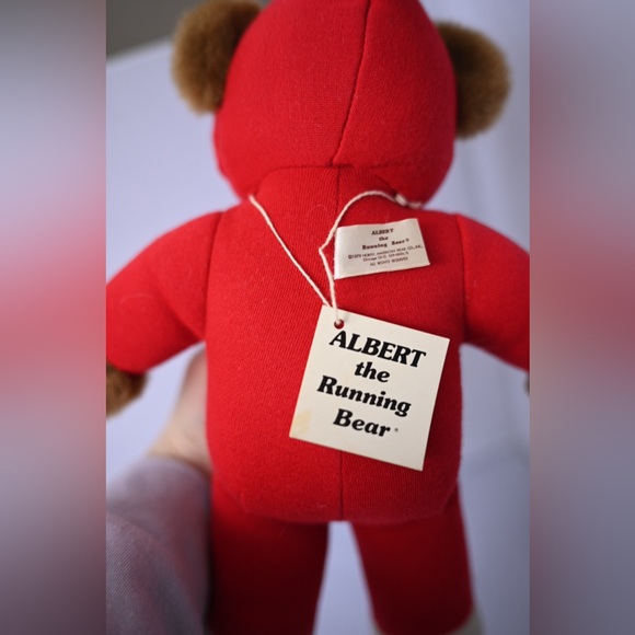 Vintage - 1979 Albert the Running Bear Red Tracksuit - NWT Amazing condition!!! - Picture 13 of 14
